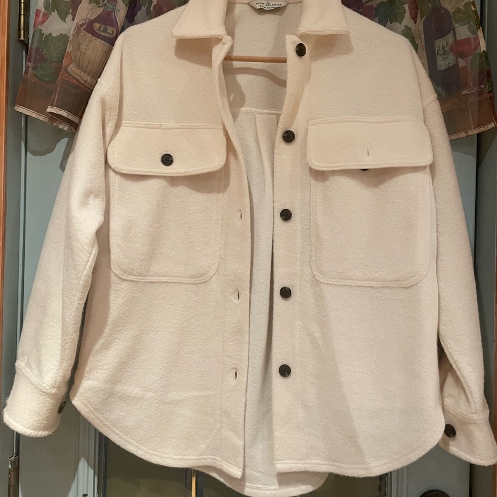 SARA BERMAN .Cream Button-Up Women's Jacket